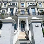 Cozy Flat Holland Road Close To Westfield
