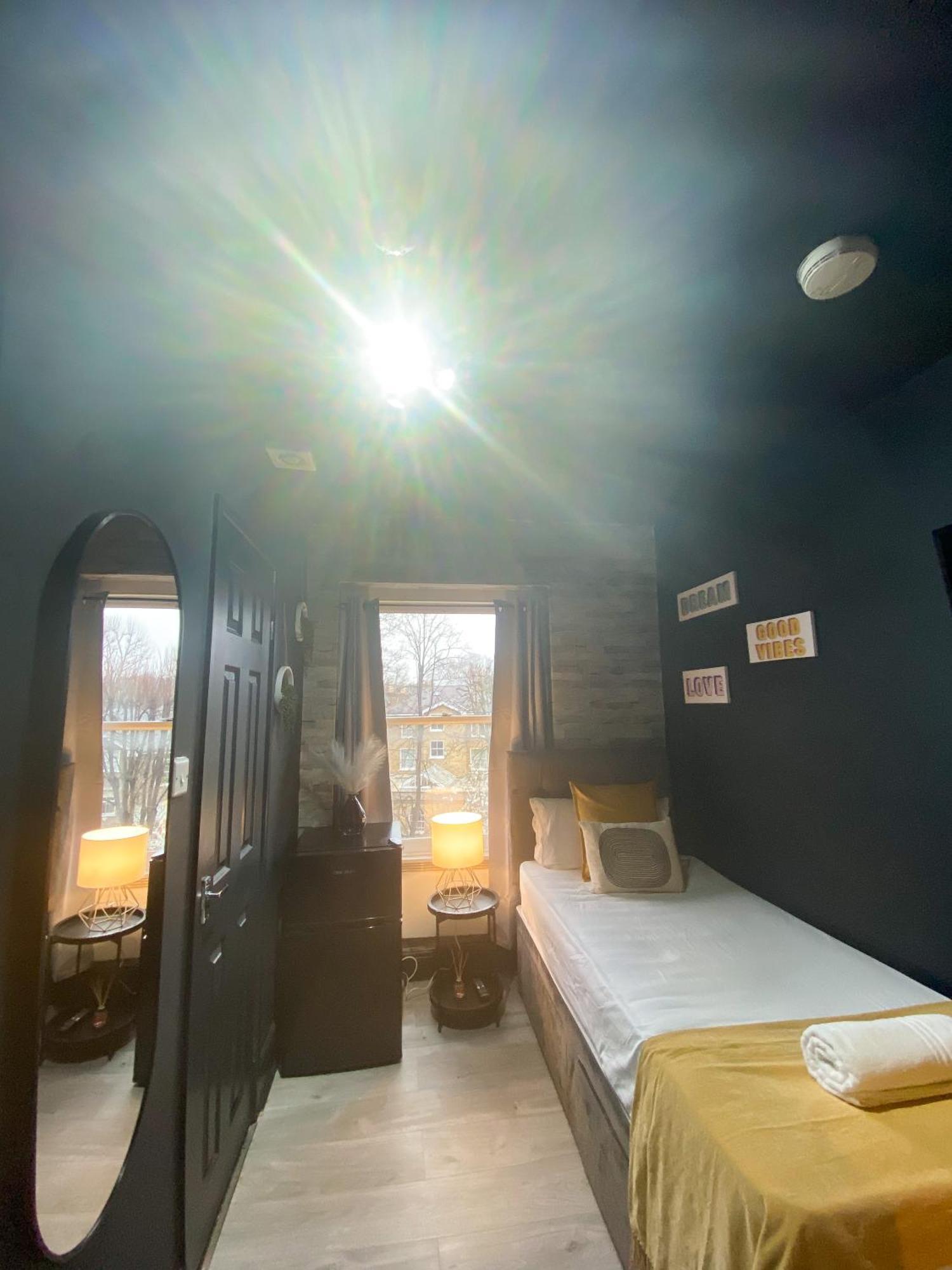 Cozy Flat Holland Road Close To Westfield Londra